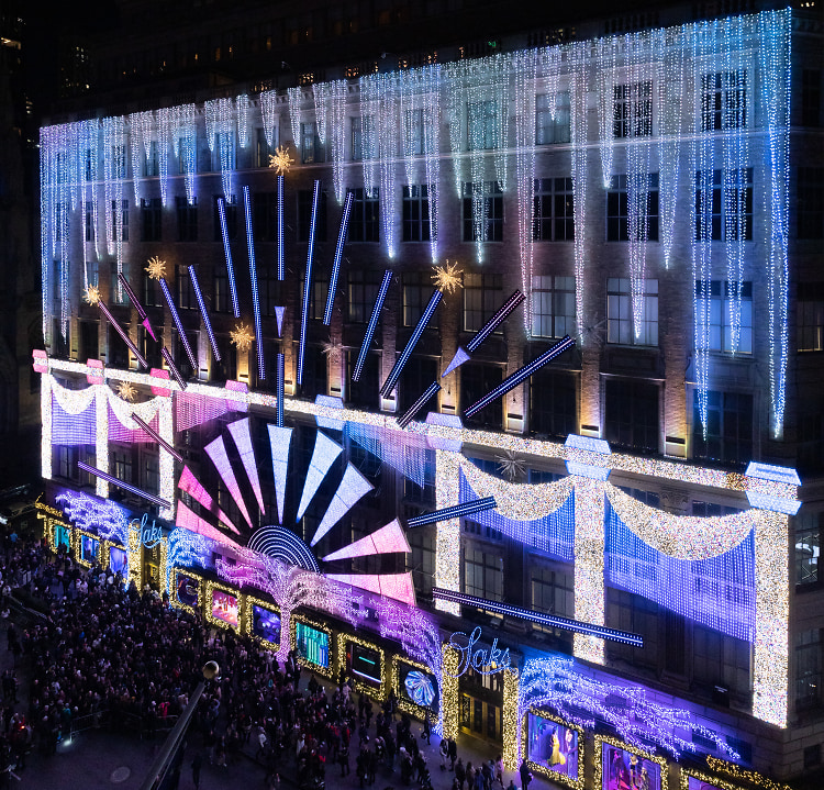 Watch: Saks Fifth Avenue unveils annual holiday light show