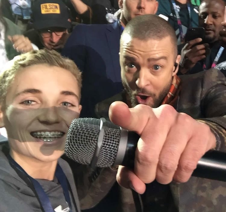 Super Bowl Selfie Kid Was The Best Meme Of The Night