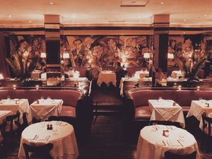 49 Literary Bars To Get Drunk & Feel Erudite In NYC 49 Literary Bars To Get Drunk & Feel Erudite In NYC