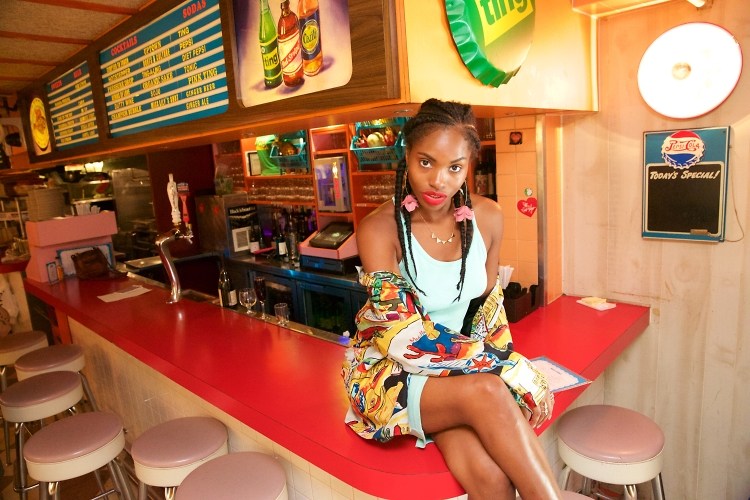 The Hottest Waitresses In NYC All Work At One Place