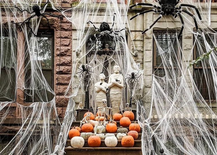 The Most Amazing Halloween  Decorations  In New York 