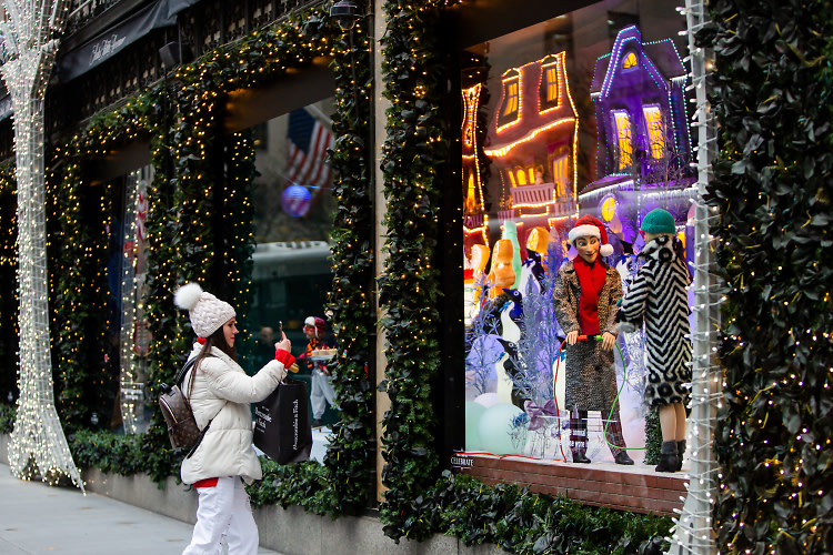 Fifth Avenue Is Merry & Bright With These Can't-Miss Festive Holiday ...