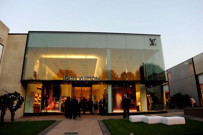 LL Cool J & Details Magazine Take On Manhasset's Louis Vuitton