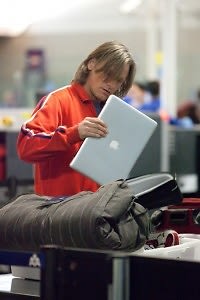 Viggo Mortenson, MacBook Pro