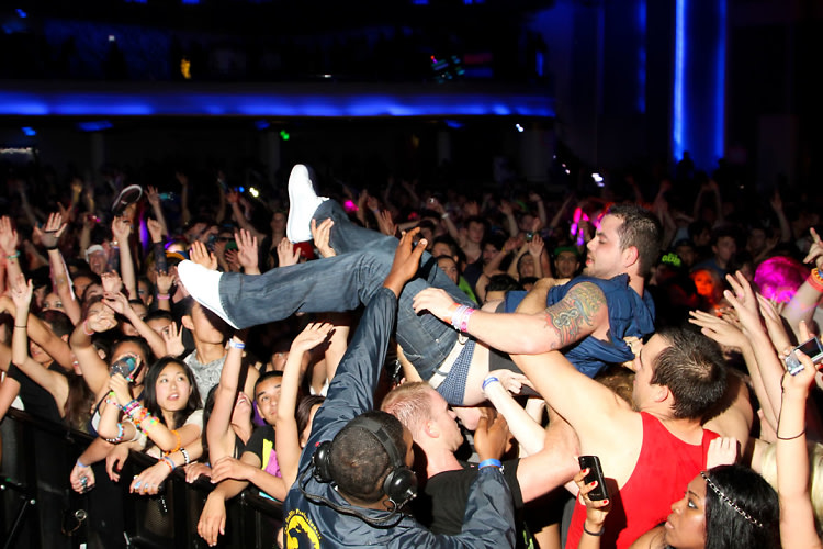 "Best 2k I Ever Spent!" Taking Crowd Surfing Up A Notch With Steve