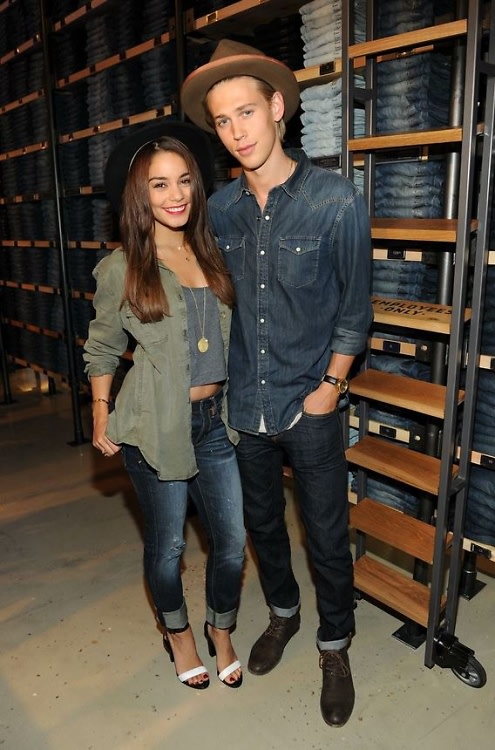 Vanessa Hudgens, Austin Butler