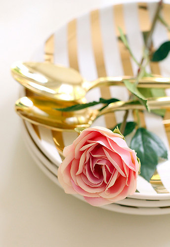 Gold tableware