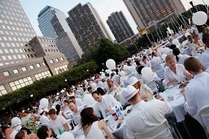  Diner En Blanc 2013: Parisian Feast