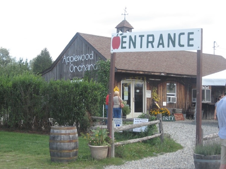 Applewood Orchards & Winery