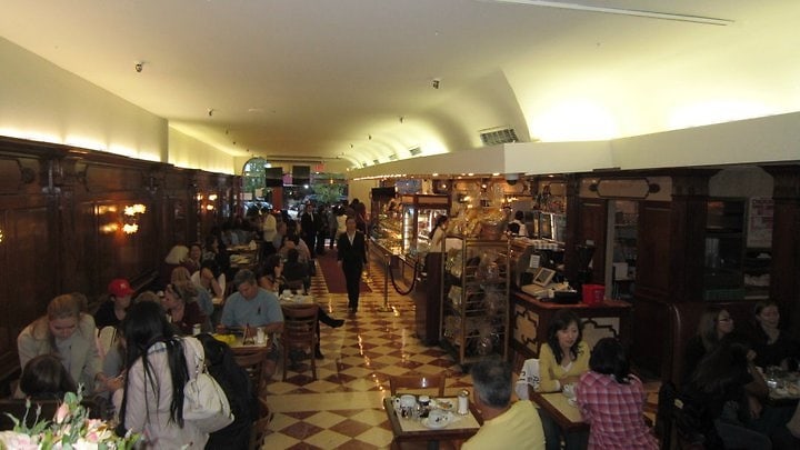 Ferrara Bakery & Café 