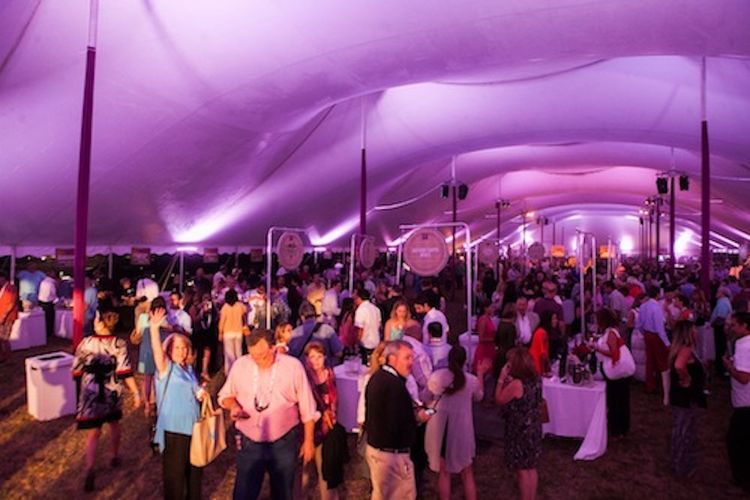 Dans harvest tent interior