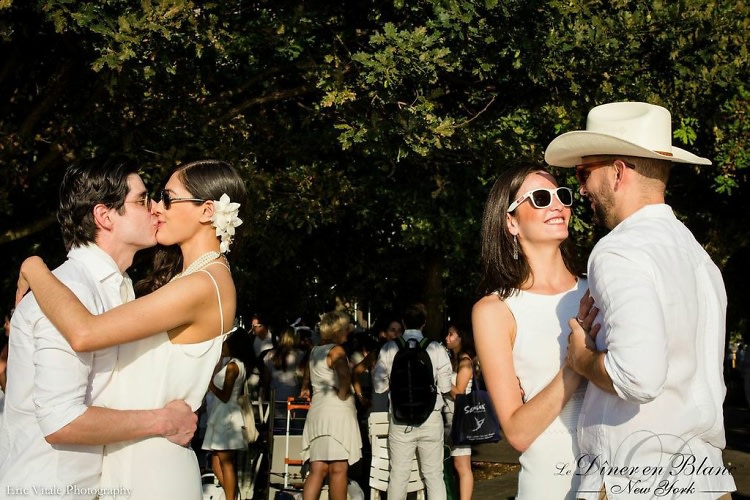 Diner en Blanc