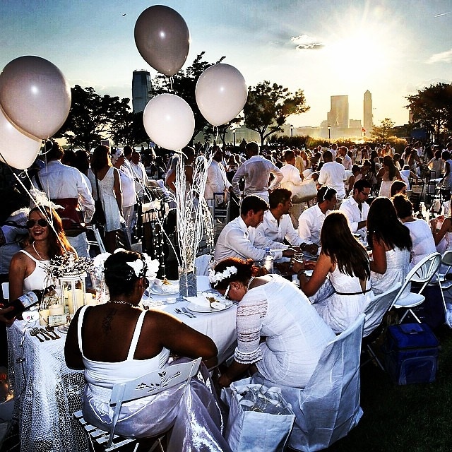 Diner en Blanc