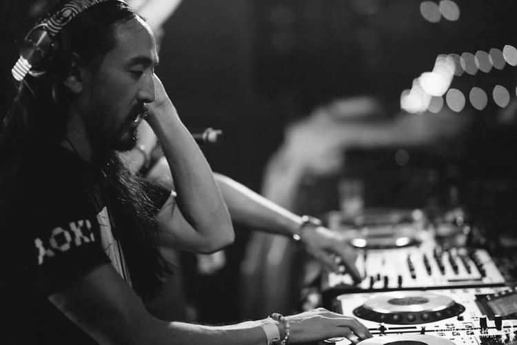  Empire State Building Hosts Producer and DJ Steve Aoki