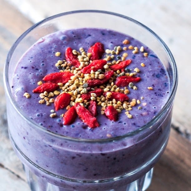 Blueberry, Mango and Superfood Smoothie