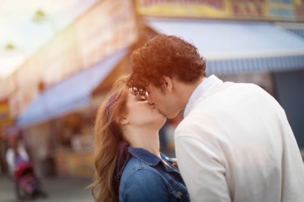 5 Scientifically-Proven Ways Kissing Makes You Healthier