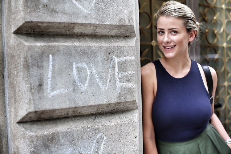 Interview: How Lo Bosworth Brings California Cool To Her NYC Summers