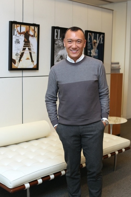 Interview: Elle's Creative Director Joe Zee Dishes On Designing, Red Carpets & Being "Comfy Chic" 