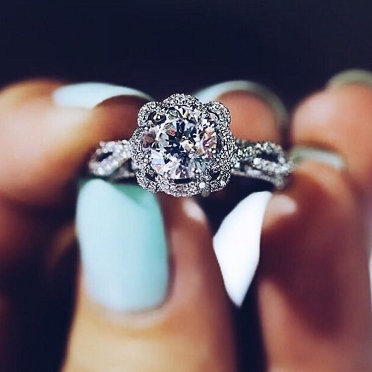 The Dos & Don'ts Of Buying An Engagement Ring