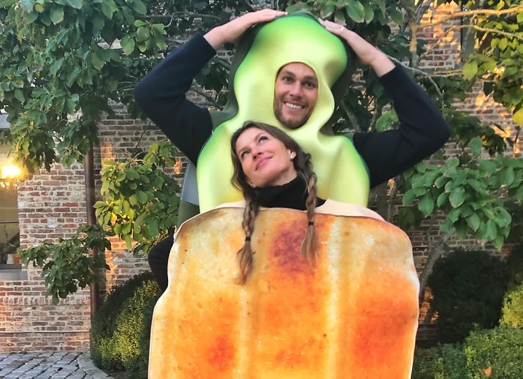 Check out Tom Brady's spooky Halloween costume