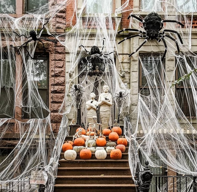 The Most Amazing Halloween Decorations In New York