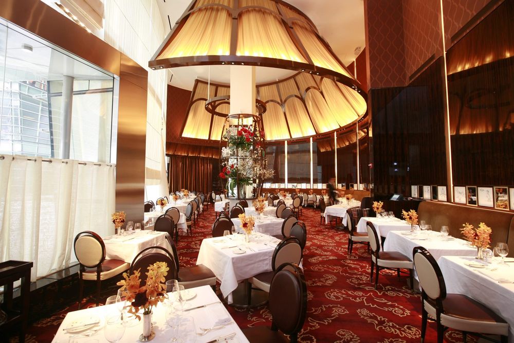 Shuttered Society Staple Le Cirque Is Having A Can't-Miss Online Auction - Vimarsana News