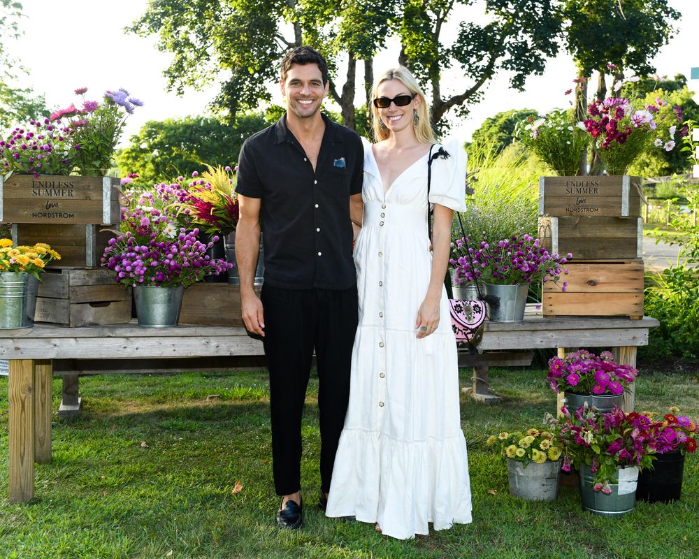 Nordstrom & Rickie De Sole Host A Dreamy, FlowerFilled Farm Dinner At Amber Waves