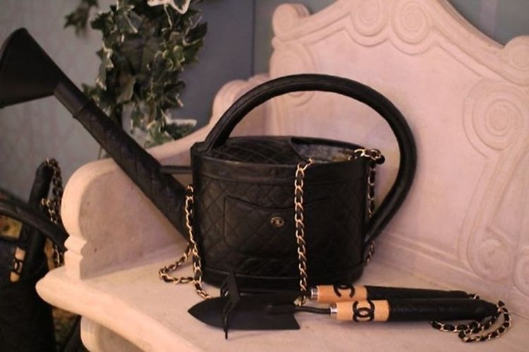 How to Clean a Leather Purse