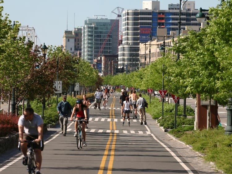 Tour de NYC: Best Bike Paths To Explore The City On Two Wheels.