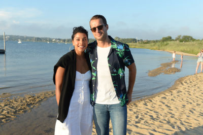 hannah bronfman in Guest Of A Guest & Oliver Peoples Host A Paella Party In Montauk