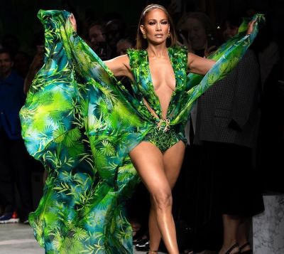 Jennifer Lopez Revisited *That* Iconic Grammys Dress To Close Out Today's Versace Show