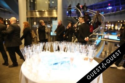 The Knot & the Guinness Book of Records Host the Largest Champagne Toast