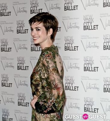 anne hathaway in New York City Ballet Fall Gala Celebrates Valentino 