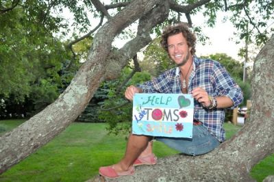 blake mycoskie in TOMS Shoes Beach Party