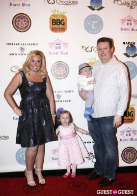 fallon obrien in Cupcakes That Care Red Carpet Family Event