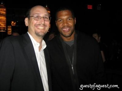 michael strahan in Grass Root Soccer