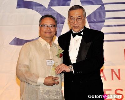 edwin reyes in 2012 Outstanding 50 Asian Americans in Business Award Dinner