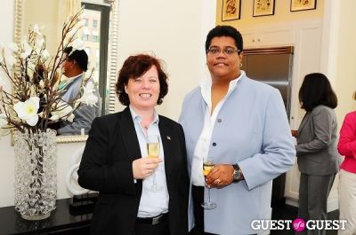 leslie anderson in Greystone Development 180th East 93rd Street Host The Party For The American Cancer Society