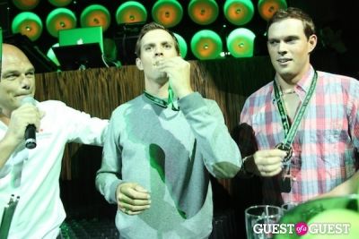 mike bryan in Heineken & the Bryan Brothers Serve New York City