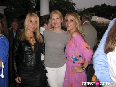 kelly rutherford in Hamptons Magazine's Christie Brinkley Issue Release Celebration