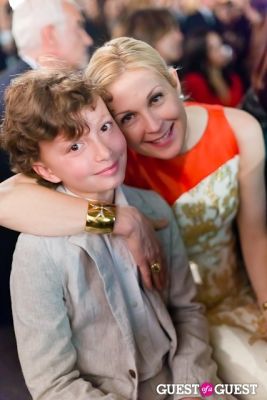 kelly rutherford in FREE ARTS NYC Annual Art Auction Celebrating Richard Phillips