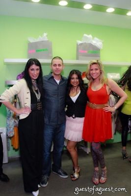 michelle joni-lapidos in Sip & Shop for a Cause benefitting Dress for Success