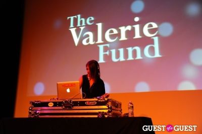 lindsay luv in The Young Associates Of The Valerie Fund Present The 2nd Annual Mardi Gras Junior Board Gala