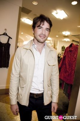 matthew settle in Alice and Olivia Opening