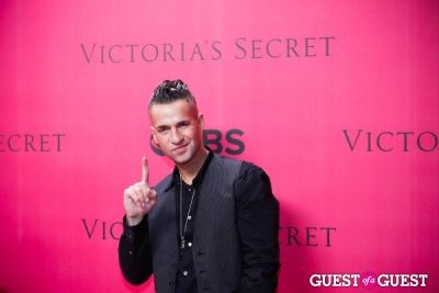 michael -the-situation--sorrentino in 2010 Victoria's Secret Fashion Show Pink Carpet Arrivals