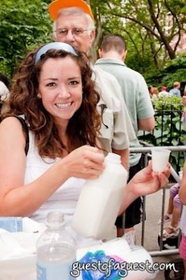 cruz dairy-farms-legendary-buttermilk- in Snapple Big Apple Barbecue Block Party