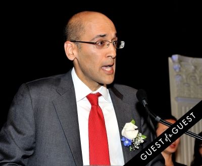 vik sawhney in Outstanding 50 Asian Americans in Business 2014 Gala