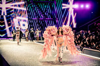Victoria's Secret Fashion Show Paris 2016: Full Runway and Performances #116