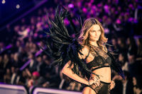 Victoria's Secret Fashion Show Paris 2016: Full Runway and Performances #239