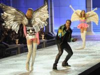 2011 Victoria's Secret Fashion Show Looks #9